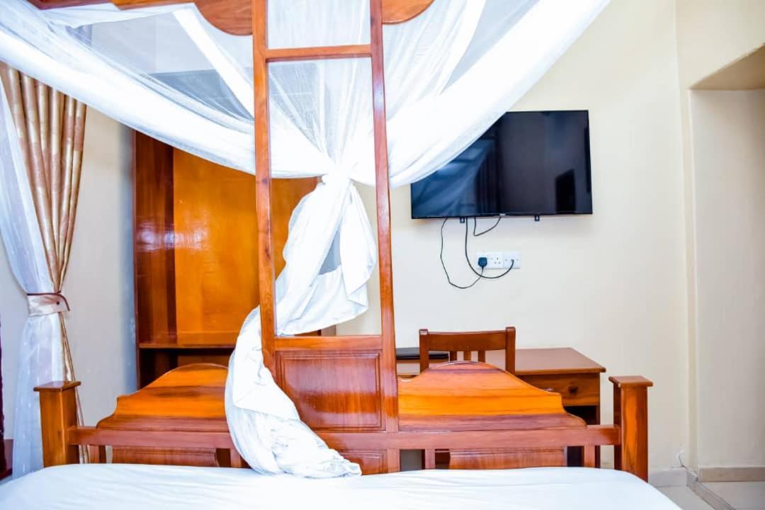 Red Sun Lodge Kokoni Ngambo Extérieur photo