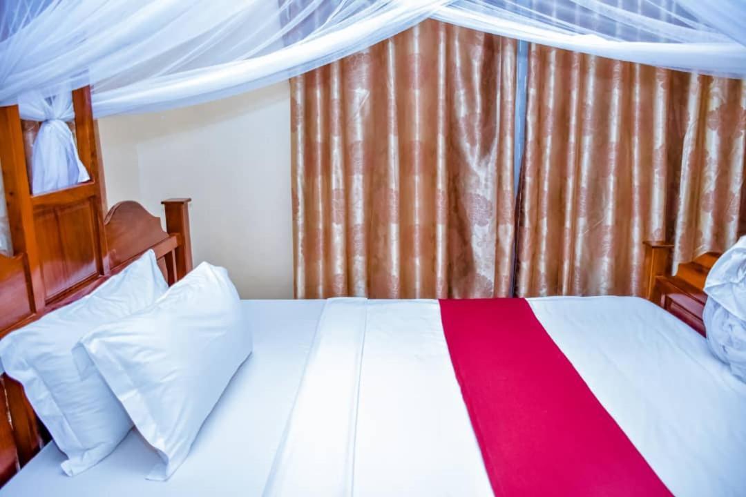 Red Sun Lodge Kokoni Ngambo Extérieur photo